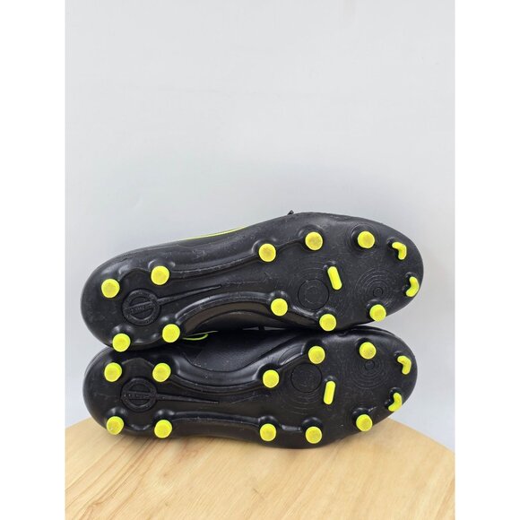 Nike Jr. Tiempo Legend 10 Club Soccer Cleats DV4352-001 Black Volt Size 3.5Y - Picture 7 of 8